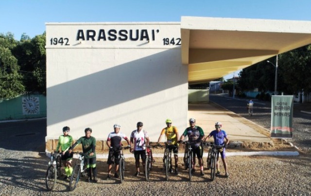 Grupo de ciclistas partiu da antiga Estação da Bahia-Minas em Araçuai, e percorreu cerca de 40 km até o distrito de Engenheiro Schnoor.