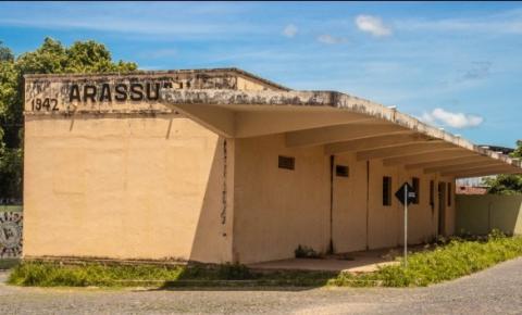 Antiga estação da Bahia-Minas em Araçuai, amarga abandono e espera socorro.