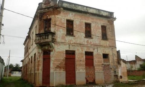 Conselho de Patrimônio aprova aumento de verba para iniciar restauro de prédio histórico em Araçuai.